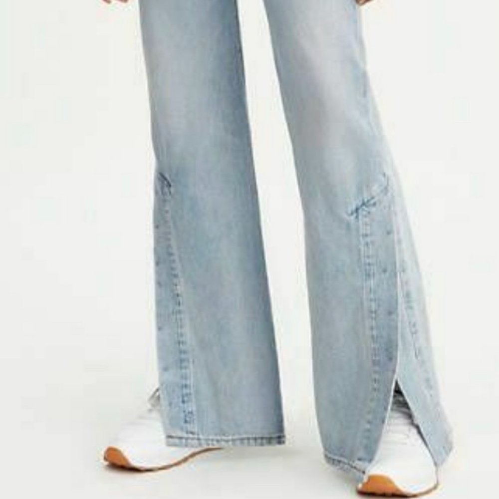 Levi’s Ribcage high rise split bell jeans 30
